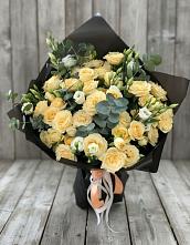 Букет цветов из:  Розы и Лизиантусы в Посёлок Раменской Агрохимстанции