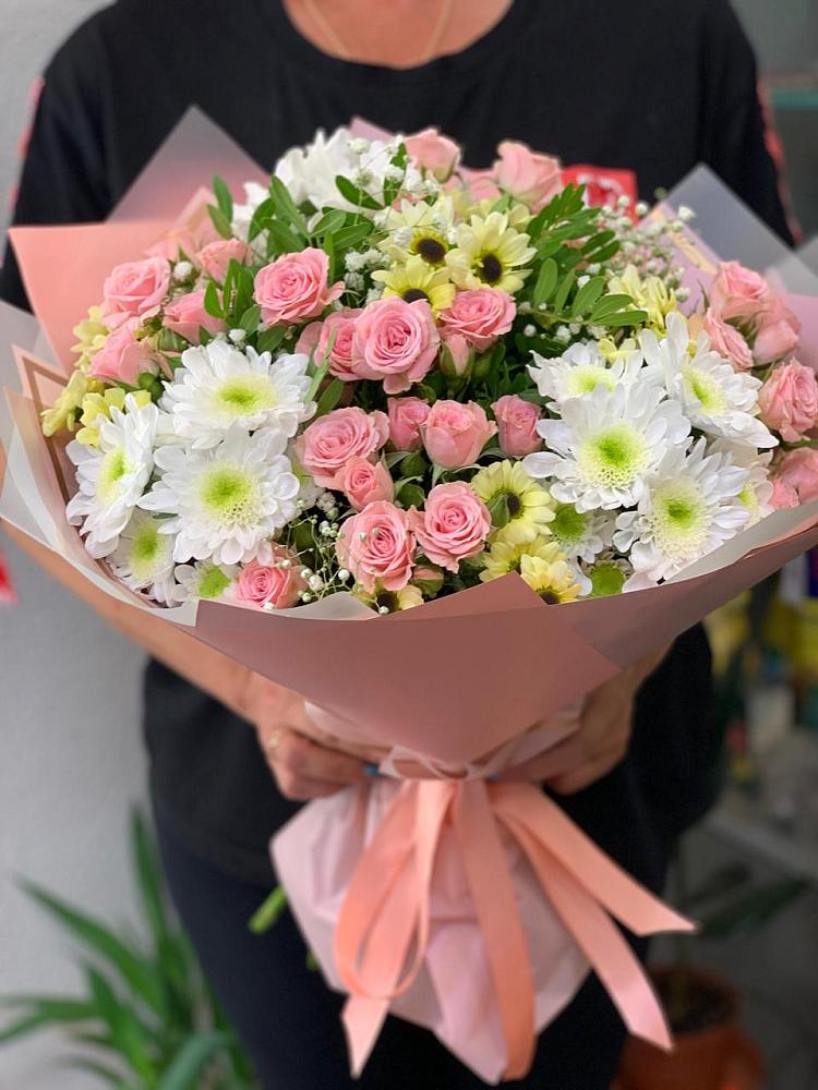 Букет цветов из: Розы и Хризантемы в Посёлок Раменской Агрохимстанции