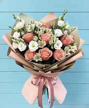 Букет цветов из:  Розы, Альстромерии и Лизиантусы в Посёлок Раменской Агрохимстанции