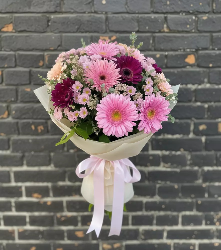 Букет цветов из: Герберы и Хризантемы в Посёлок Раменской Агрохимстанции