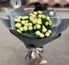 Букет Белые кустовые розы Солинеро в Посёлок Раменской Агрохимстанции