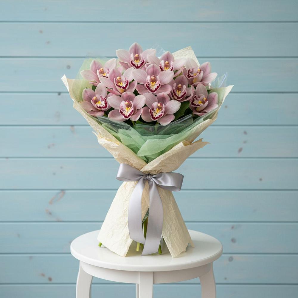 Букет цветов из: Орхидеи и Розы в Посёлок Раменской Агрохимстанции