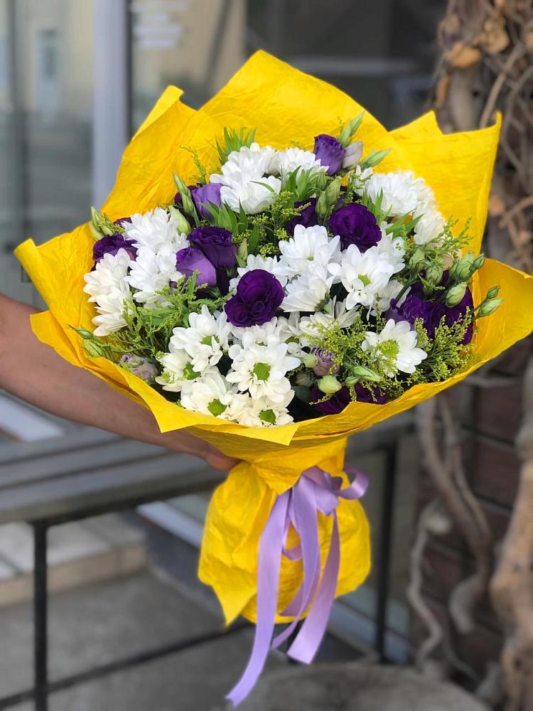 Букет цветов из: Ирисы, Хризантемы и Ромашки в Посёлок Раменской Агрохимстанции