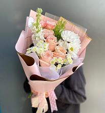 Букет цветов из:  Хризантемы и Розы в Посёлок Раменской Агрохимстанции