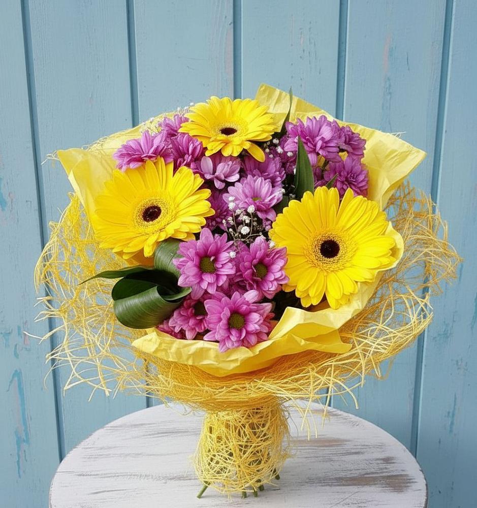 Букет цветов из: Хризантемы и Герберы в Посёлок Раменской Агрохимстанции