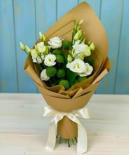 Букет цветов из:  Хризантемы и Лизиантусы в Посёлок Раменской Агрохимстанции