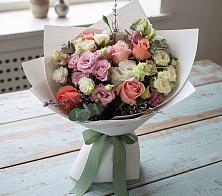 Букет цветов из:  Розы, Лизиантусы и Гвоздики в Посёлок Раменской Агрохимстанции