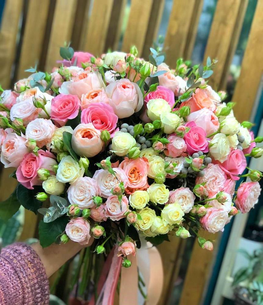 Букет цветов из: Розы в Посёлок Раменской Агрохимстанции