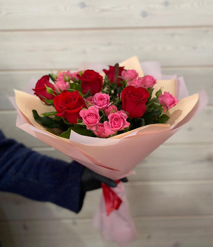 Букет цветов из: Розы в Посёлок Раменской Агрохимстанции