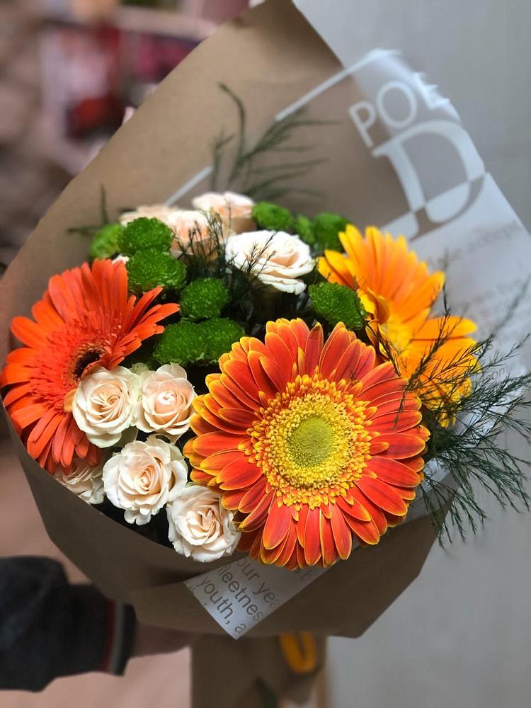 Букет цветов из: Герберы, Хризантемы и Розы в Посёлок Раменской Агрохимстанции