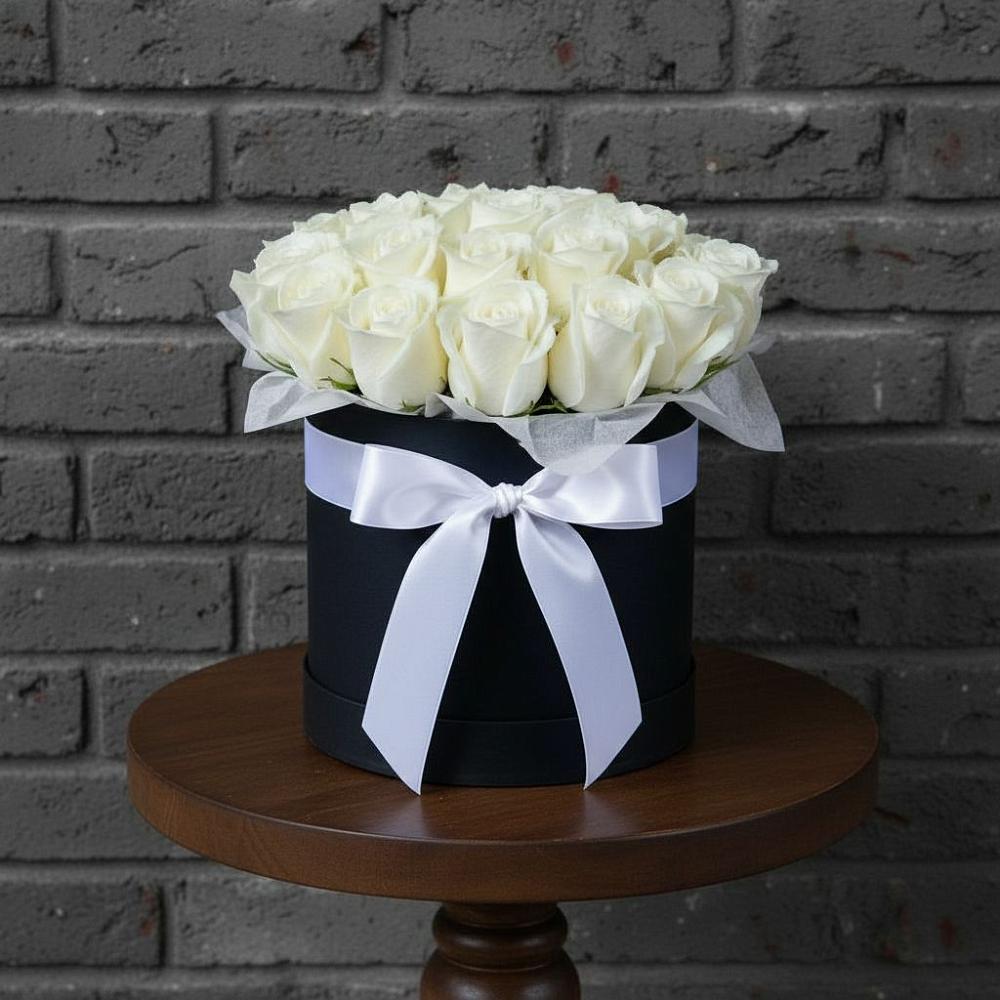 Цветочная композиция из Розы в шляпной коробке в Посёлок Раменской Агрохимстанции