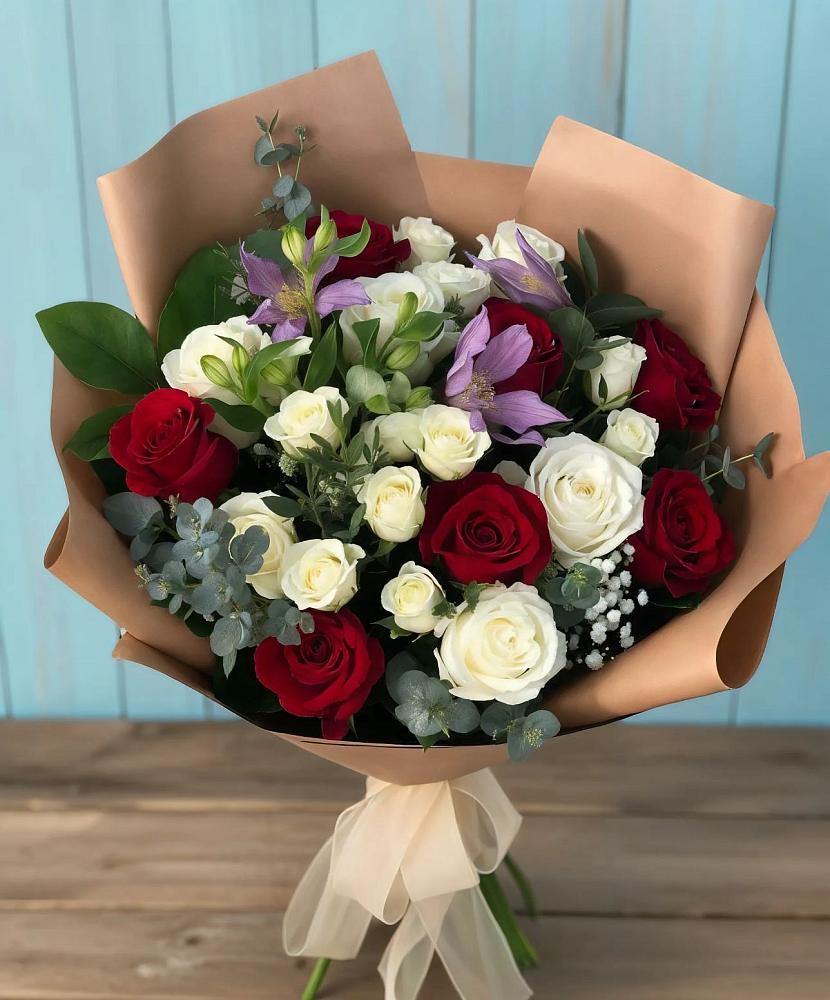 Букет цветов из: Розы и Альстромерии в Посёлок Раменской Агрохимстанции