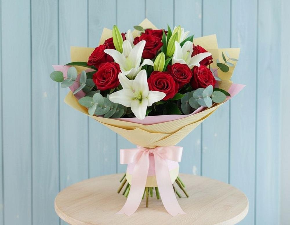 Букет цветов из: Лилии и Розы в Посёлок Раменской Агрохимстанции